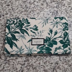 GUCCI Bloom Clutch Pouch Makeup Cosmetic BAG NEW